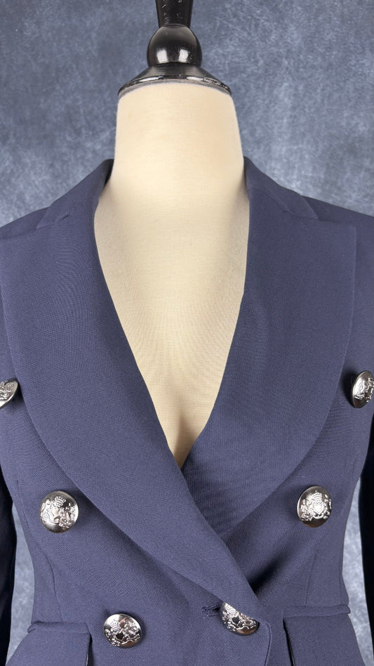 Blazer marine lavable Banana Republic, taille 00 petite. Vue de l'encolure.