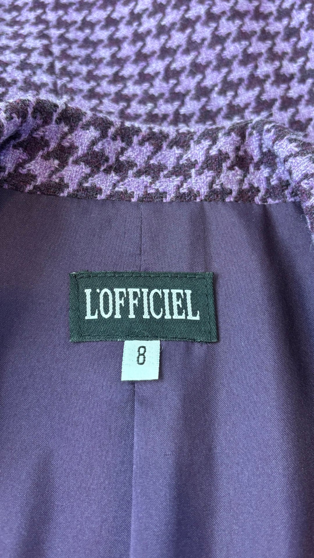 Blazer pied de poule mauve L'officiel, taille 8. Vue de l'étiquette.