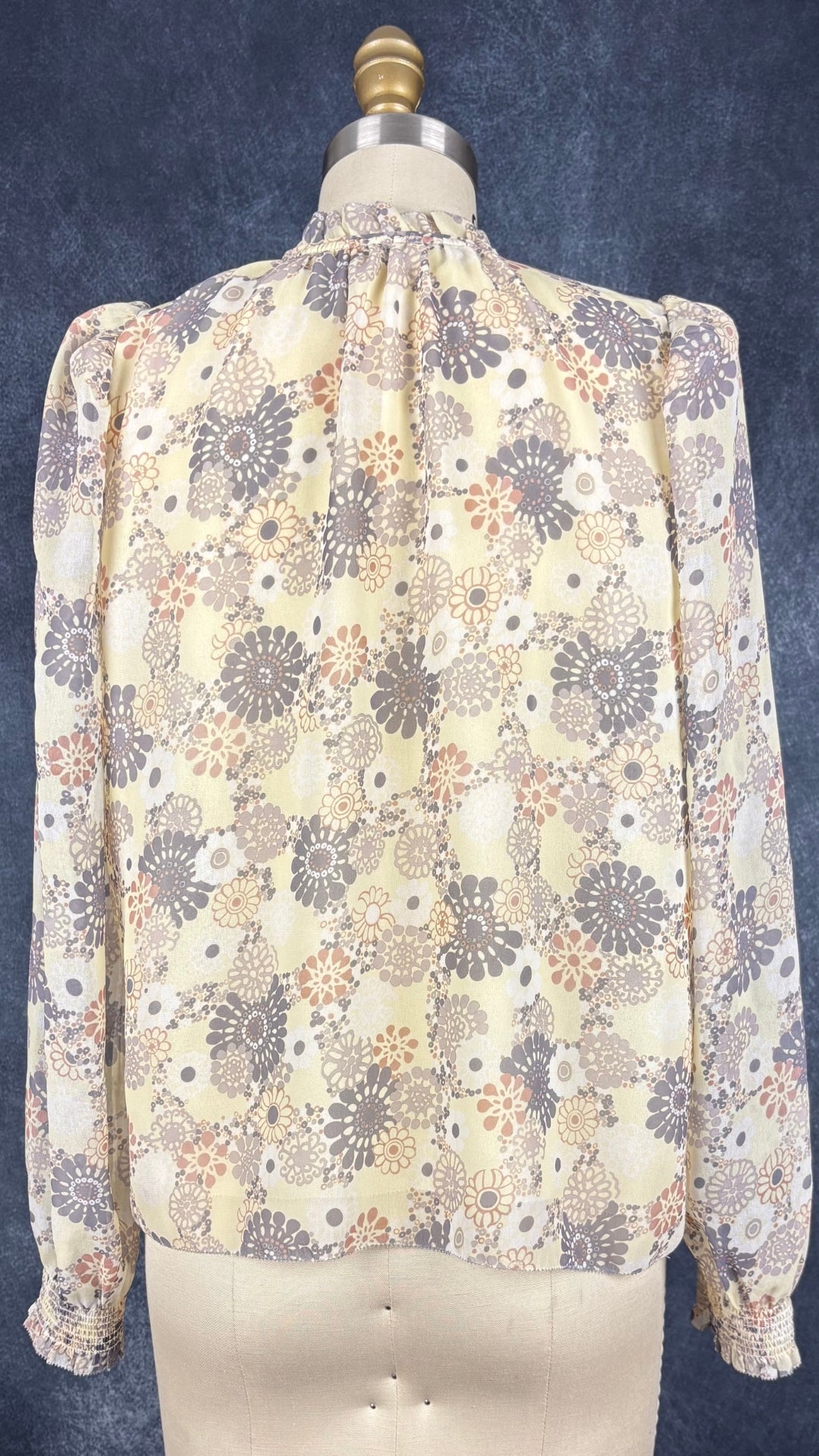 Blouse légère florale vaporeuse Wilfred, taille xs. Vue de dos.