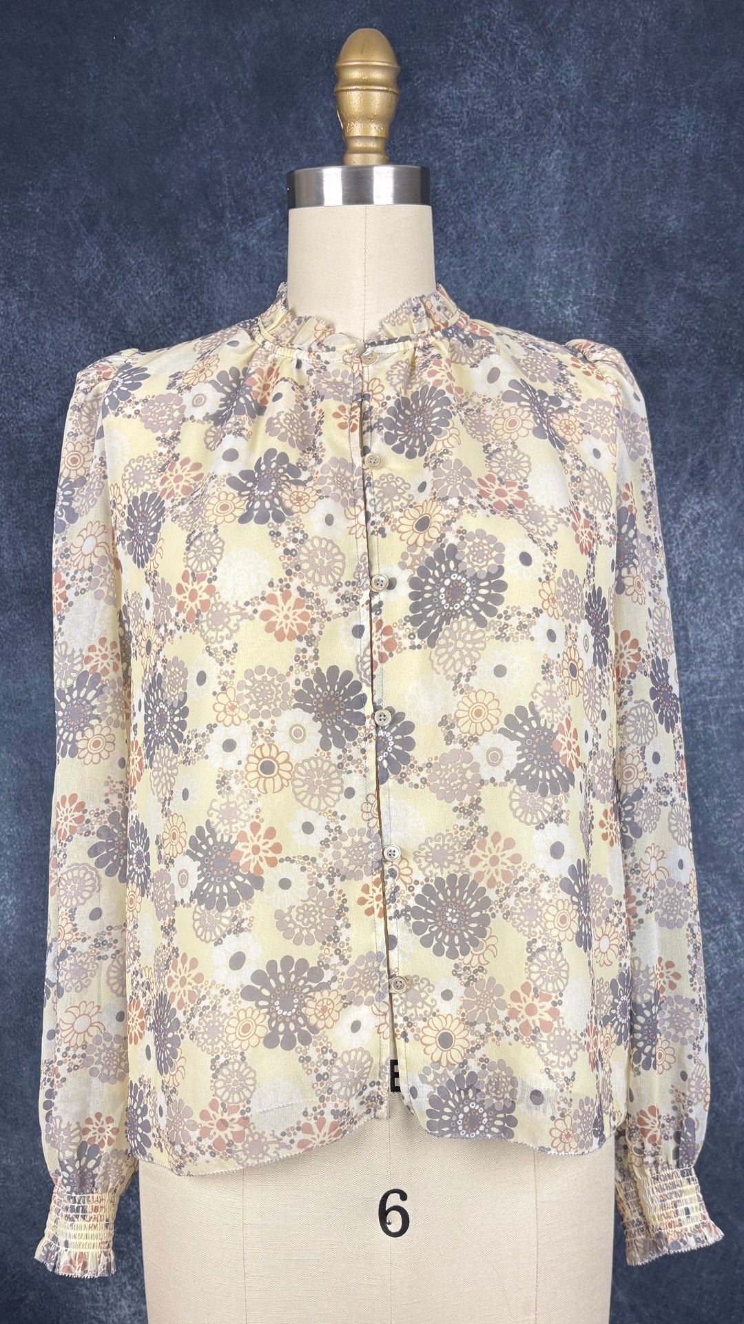 Blouse légère florale vaporeuse Wilfred, taille xs. Vue de face.