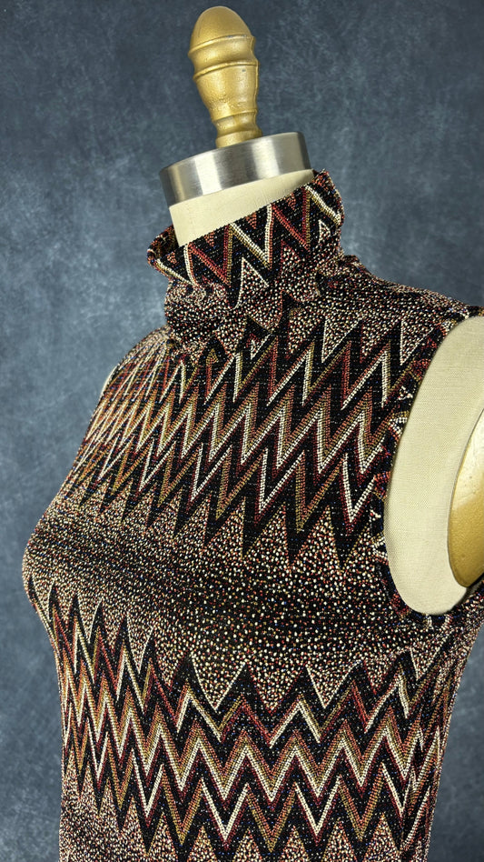 Camisole festive à col montant Sinequanone, taille estimée à xs/s. Vue de l'encolure.