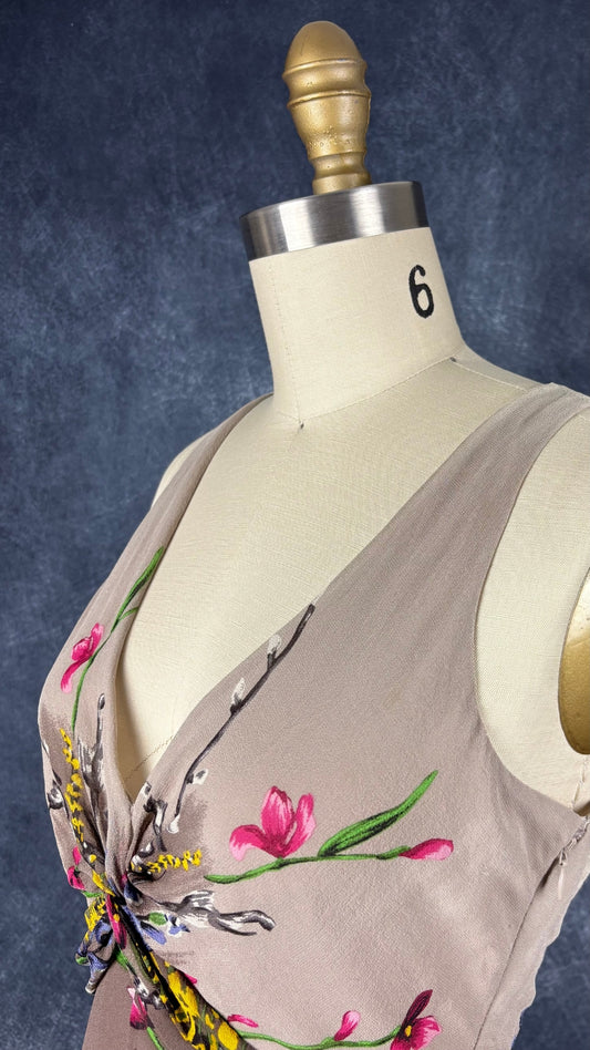 Camisole en soie floral BCBG MaxAzria, taille xs. Vue de l'encolure.