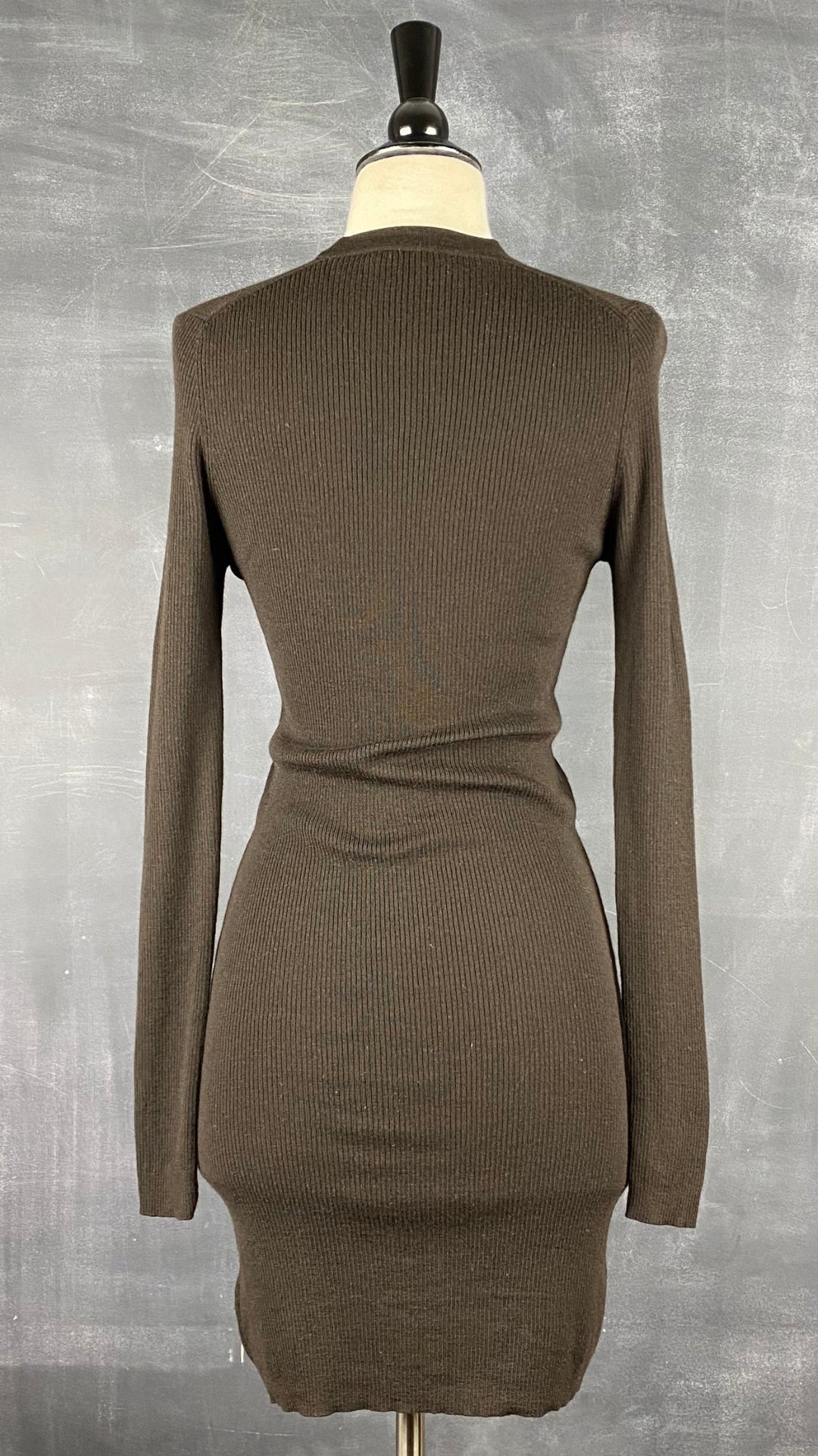 Cardigan espresso long en laine mérinos Ça va de soi, taille xs-s. Vue de dos.