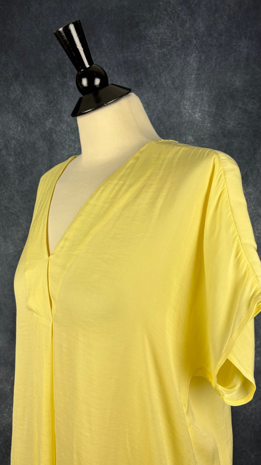 Chandail jaune doux fluide InWear, taille 14 (l/xl). Vue de l'encolure.