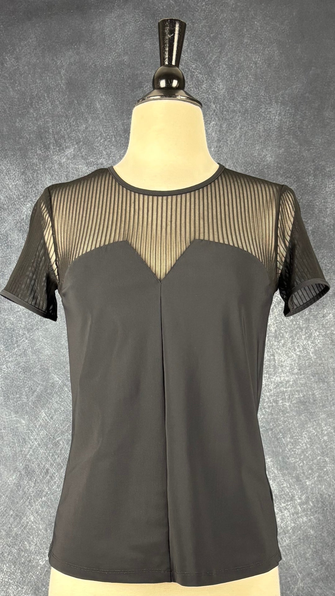 Chandail noir bi-matière Tristan, taille xs. Vue de face.