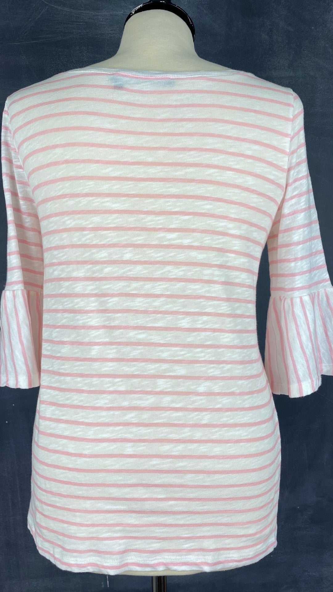 Chandail rayures rose petites manches trompettes, Marc Aurel, taille 34 (xs-s). Vue de dos.