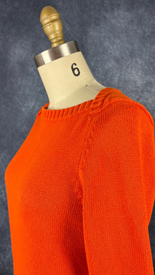 Chandail tricot coton orangé, encolure large, Jones New York Sport, taille small. Vue de l'encolure.