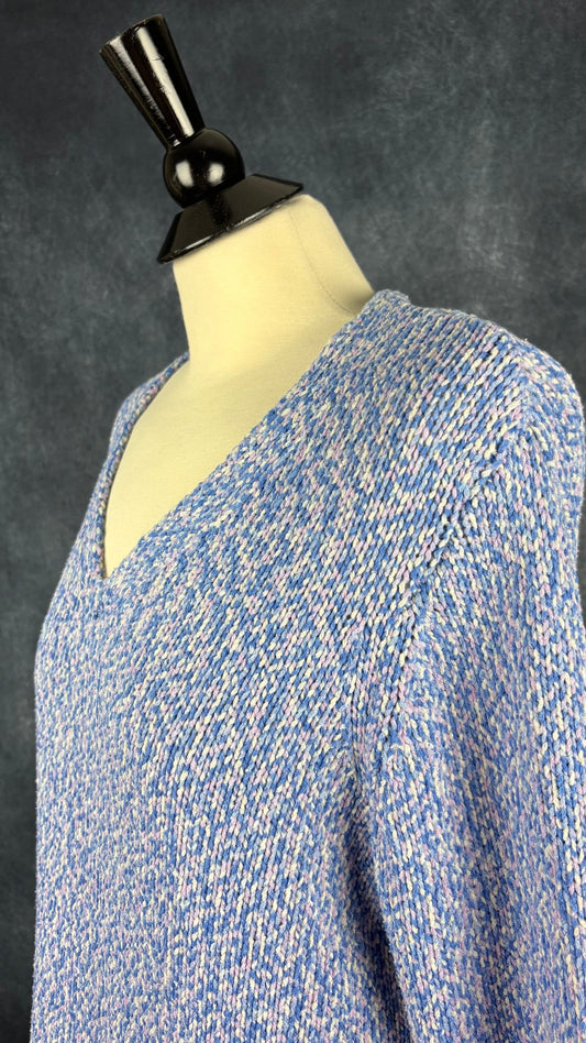 Chandail en tricot douillet pastel à encolure en V Olsen, taille 12 (m/l). Vue de l'encolure.