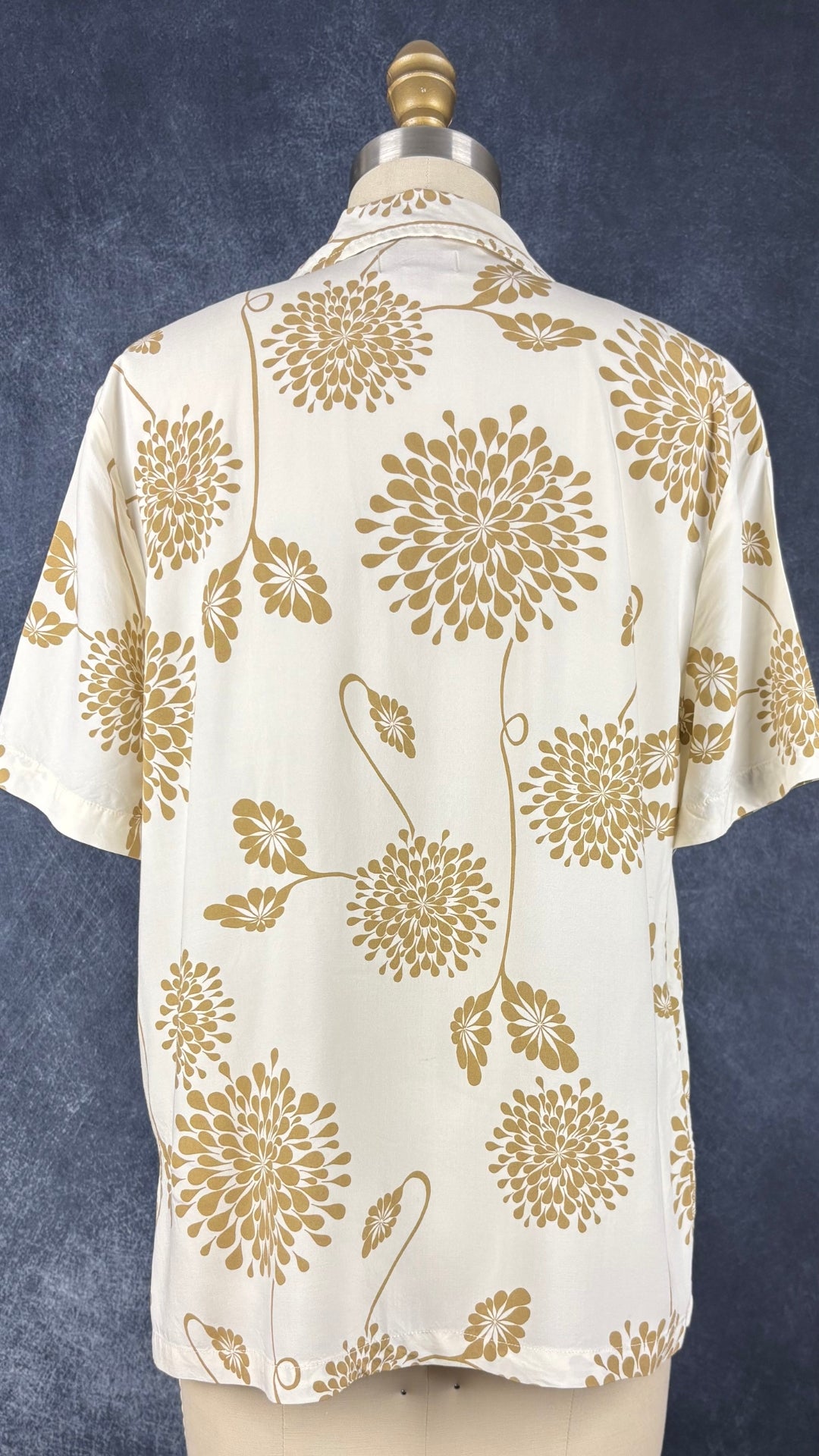 Chemisier floral crème et ocre beige Brixton, taille small. Vue de dos.