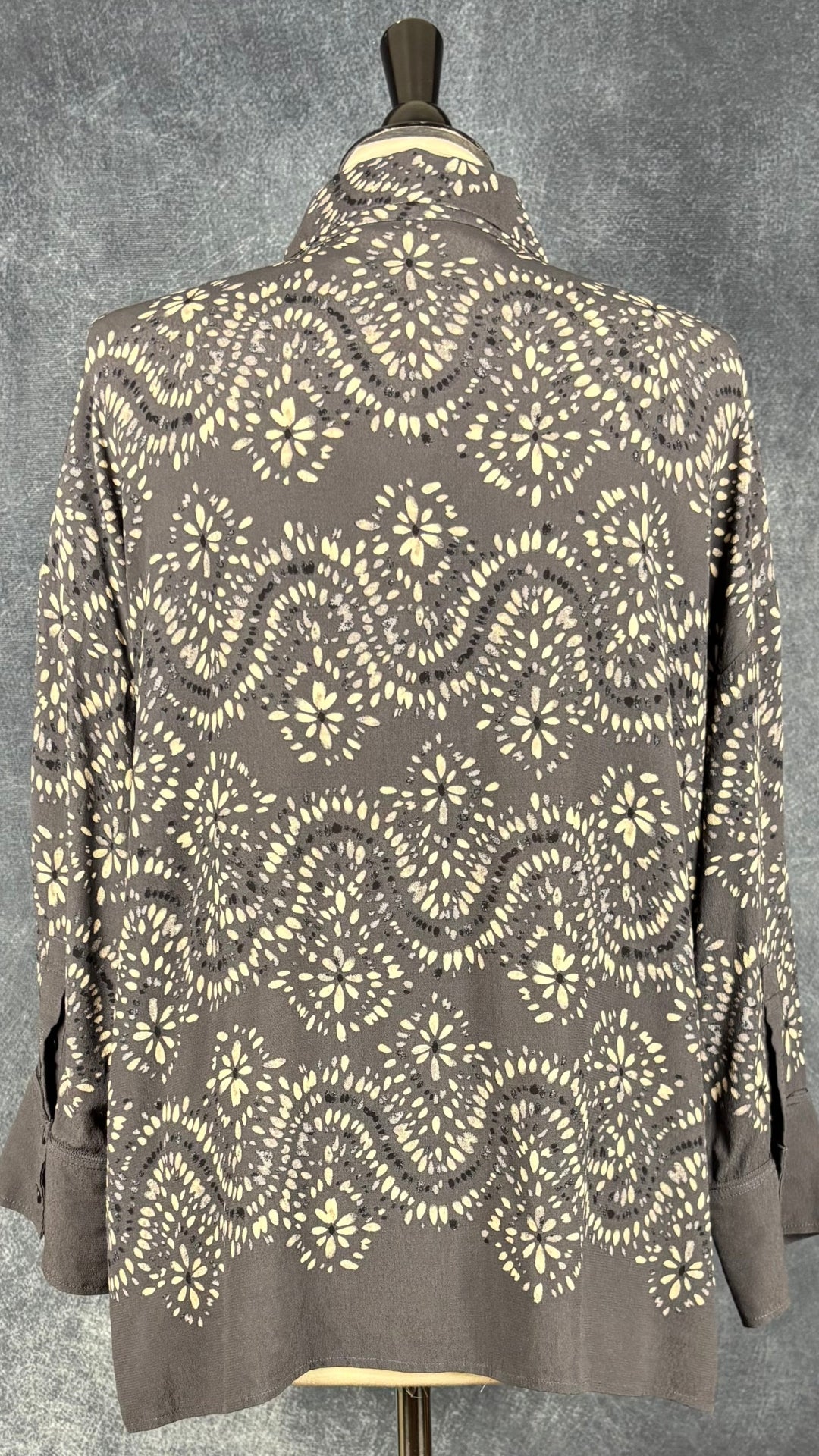 Chemisier fluide gris à motifs, modèle Celinda, Part Two, taille 42 (xl). Vue de dos.