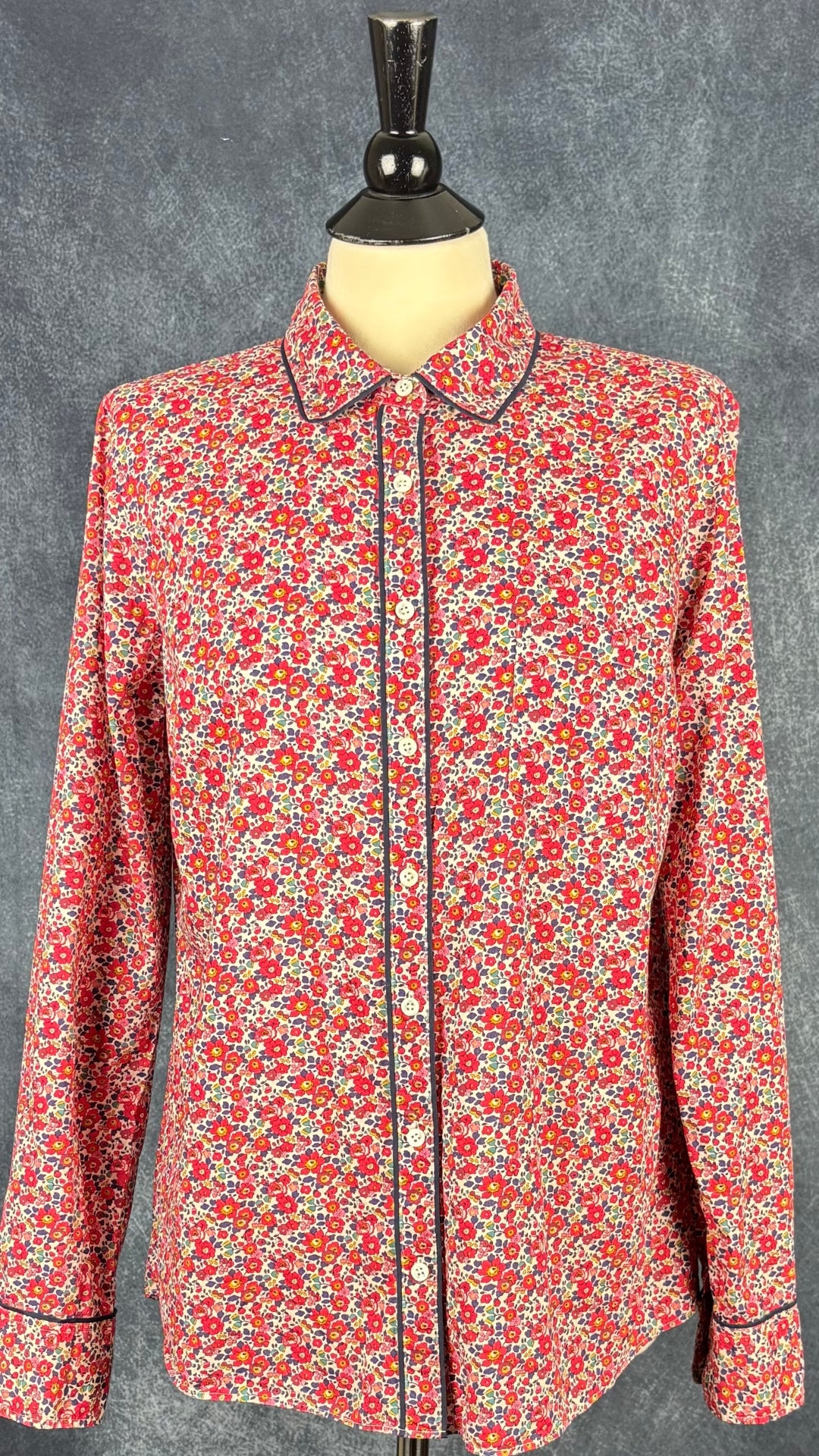 Chemisier à motifs floraux Liberty de J.Crew, taille 12 (m/l). Vue de face.