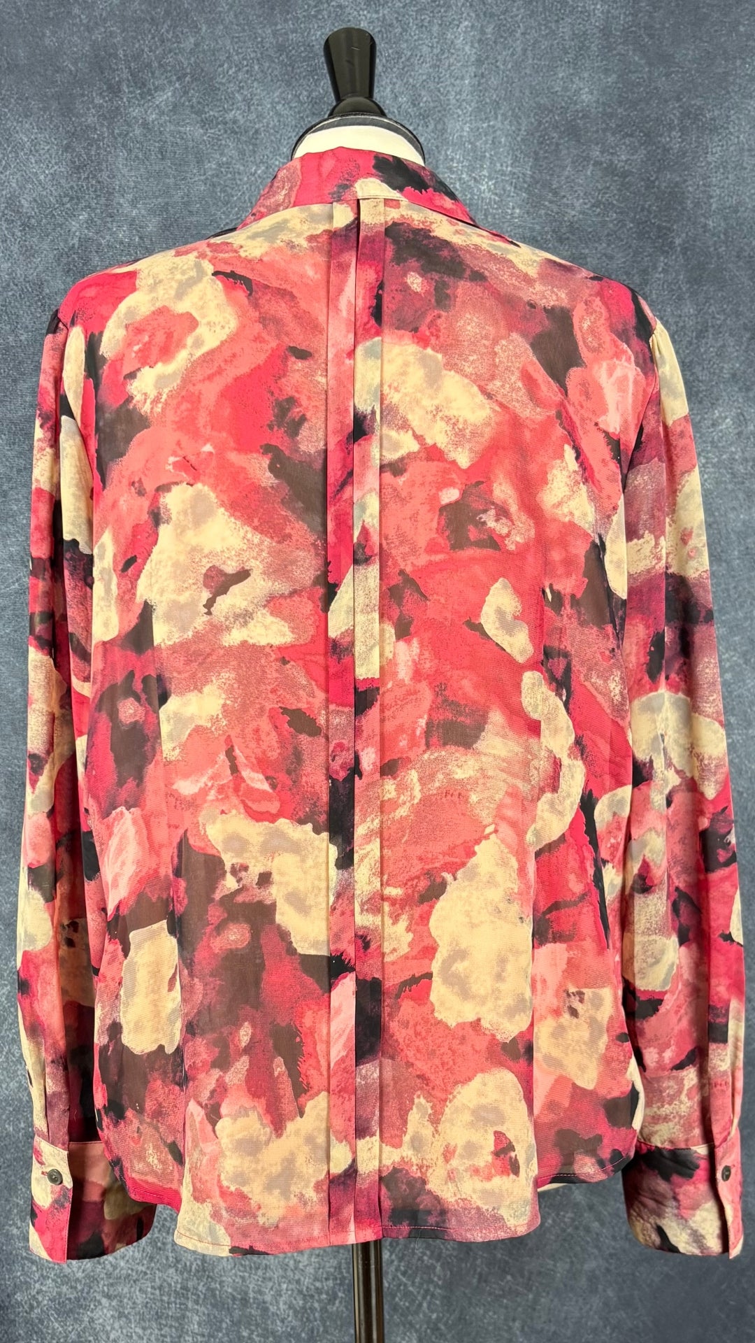 Chemisier vaporeux floral Jones New York Collection, taille 16 (l/xl). Vue de dos.