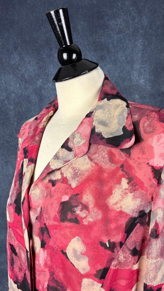 Chemisier vaporeux floral Jones New York Collection, taille 16 (l/xl). Vue de l'encolure.