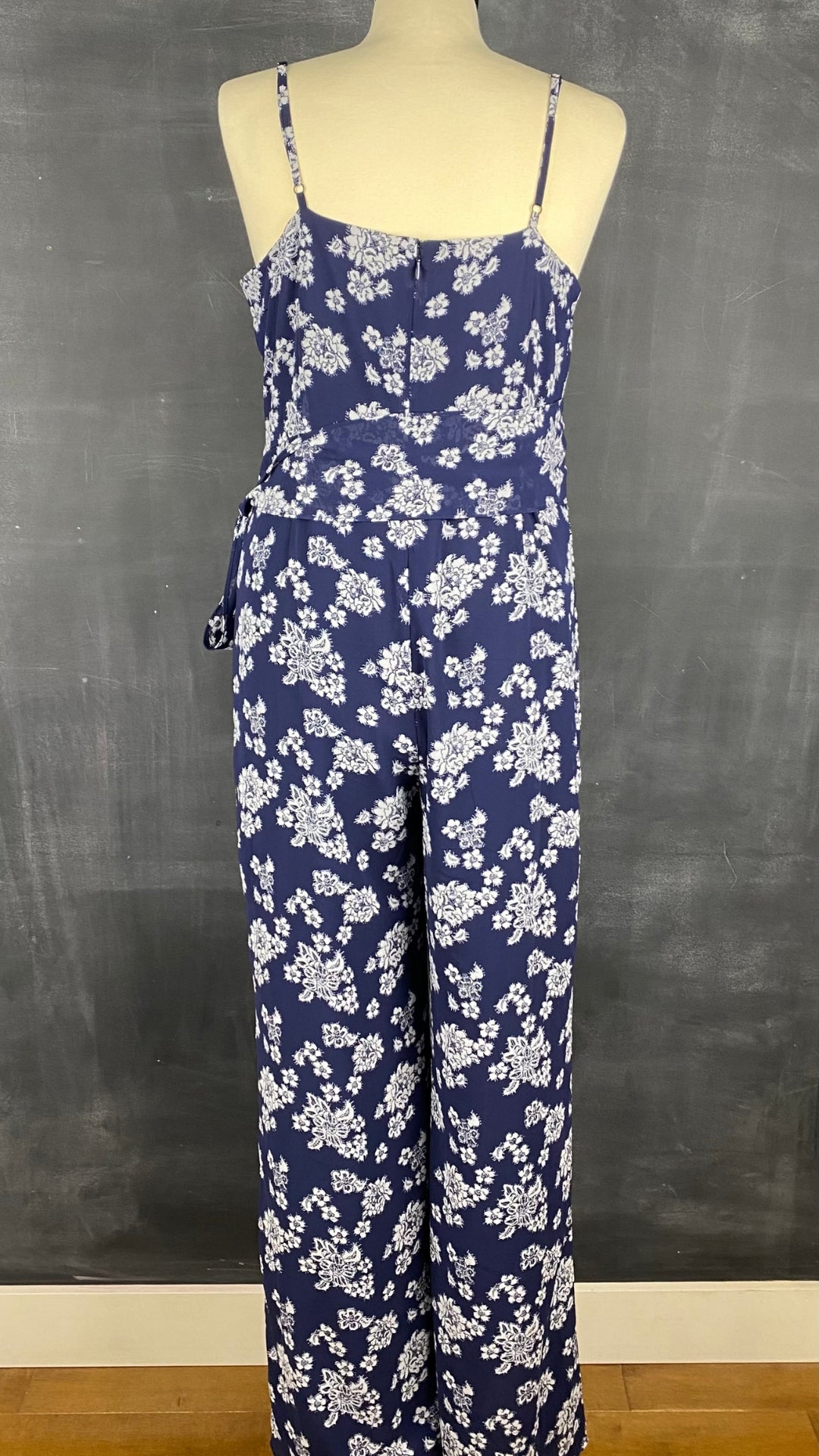 Combinaison longue fleurie chic Michael Kors, taille large. Vue de dos.