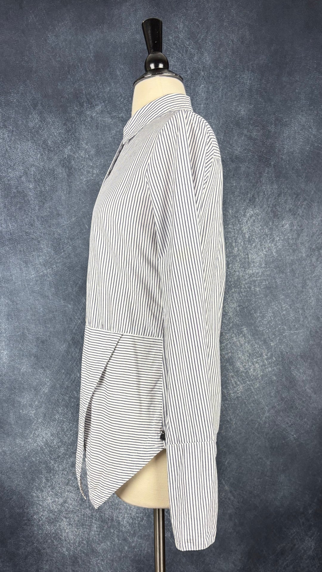 Blouse à rayures et ourlet asymétrique Scotch & Soda, taille xs. Vue de côté.