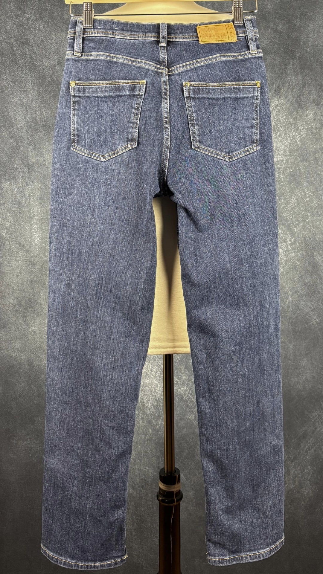 Jeans foncé Mos Mosh taille 25. Vue de dos.