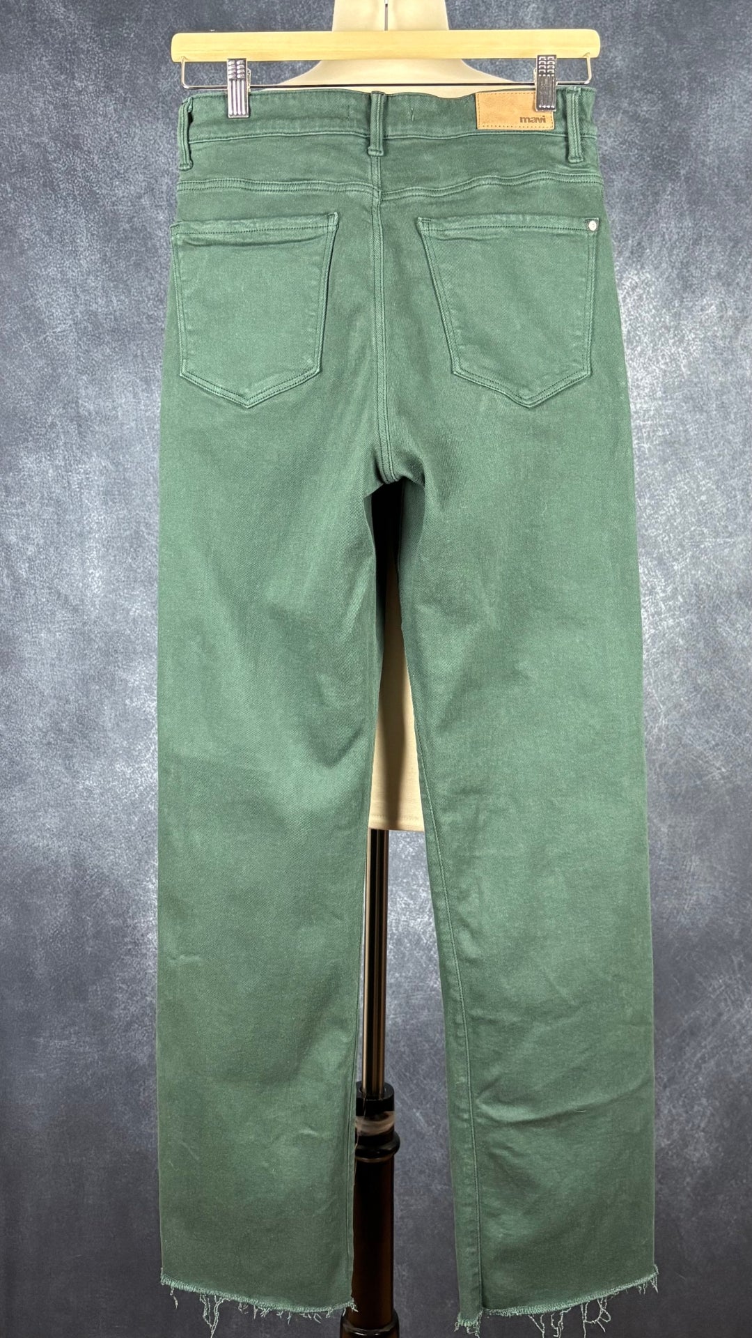 Jeans à jambe large à taille haute Barcelona de Mavi, taille 27. Vue de dos.