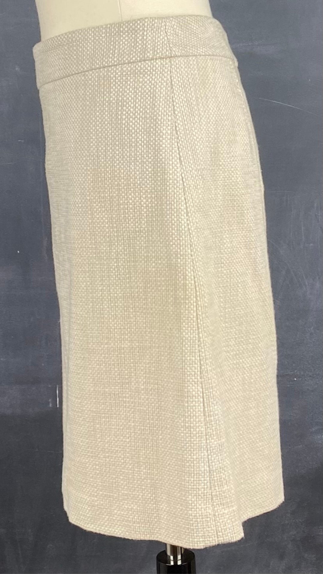 Jupe crème et sable en tweed Tristan, taille 8. Vue de côté.
