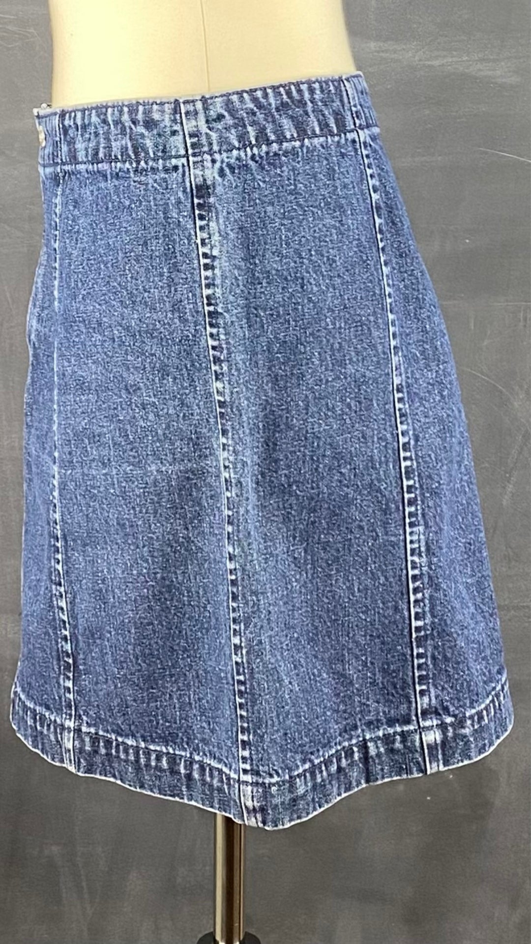 Jupe en jeans classique Polo Jeans Co. Ralph Lauren, taille 14. Vue de côté. Vêtements seconde main pour femmes | Boutique Revêtir