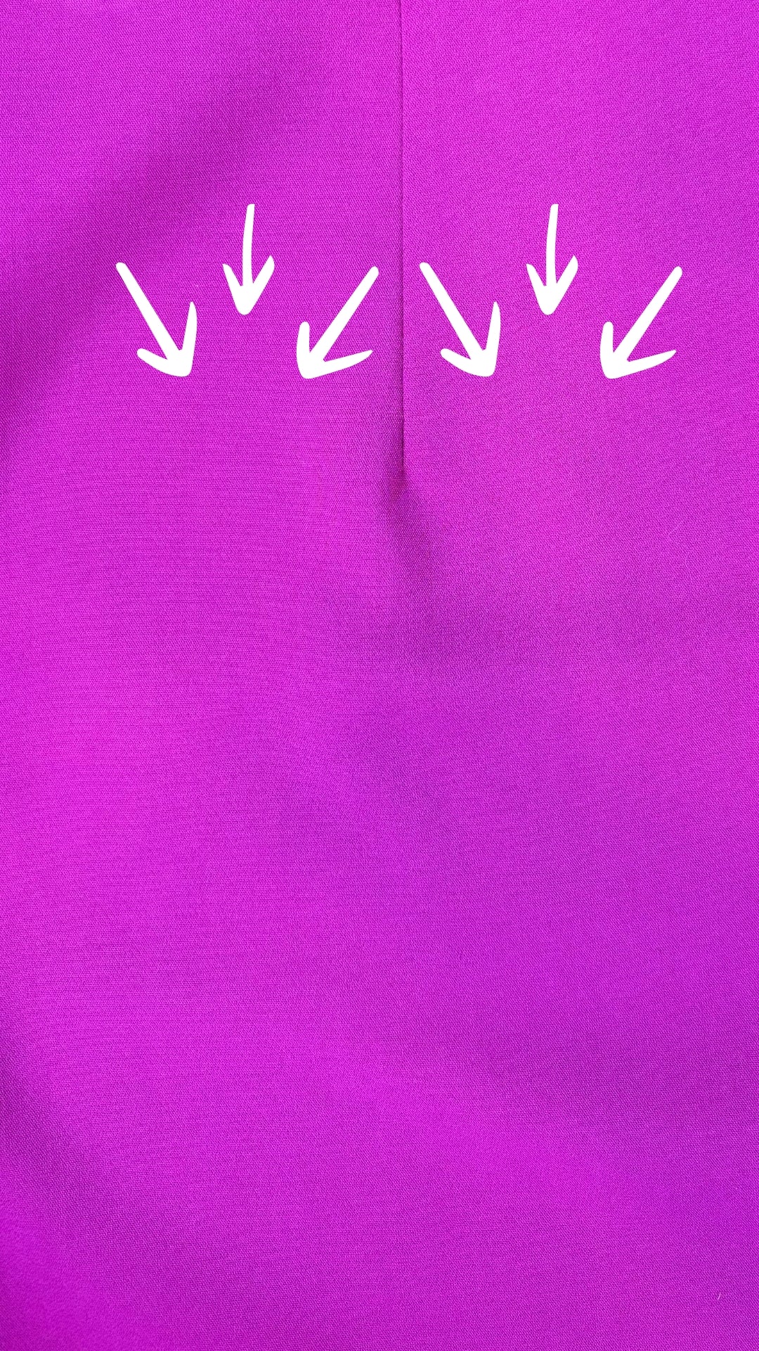 Jupe ligne A fuchsia Joie, taille 6. Vue de la ligne dans le tissu.