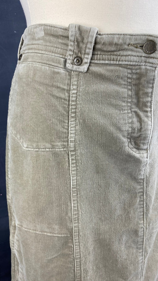 Jupe sable en velours côtelé extensible Woolrich, taille 6. Vue de la taille.