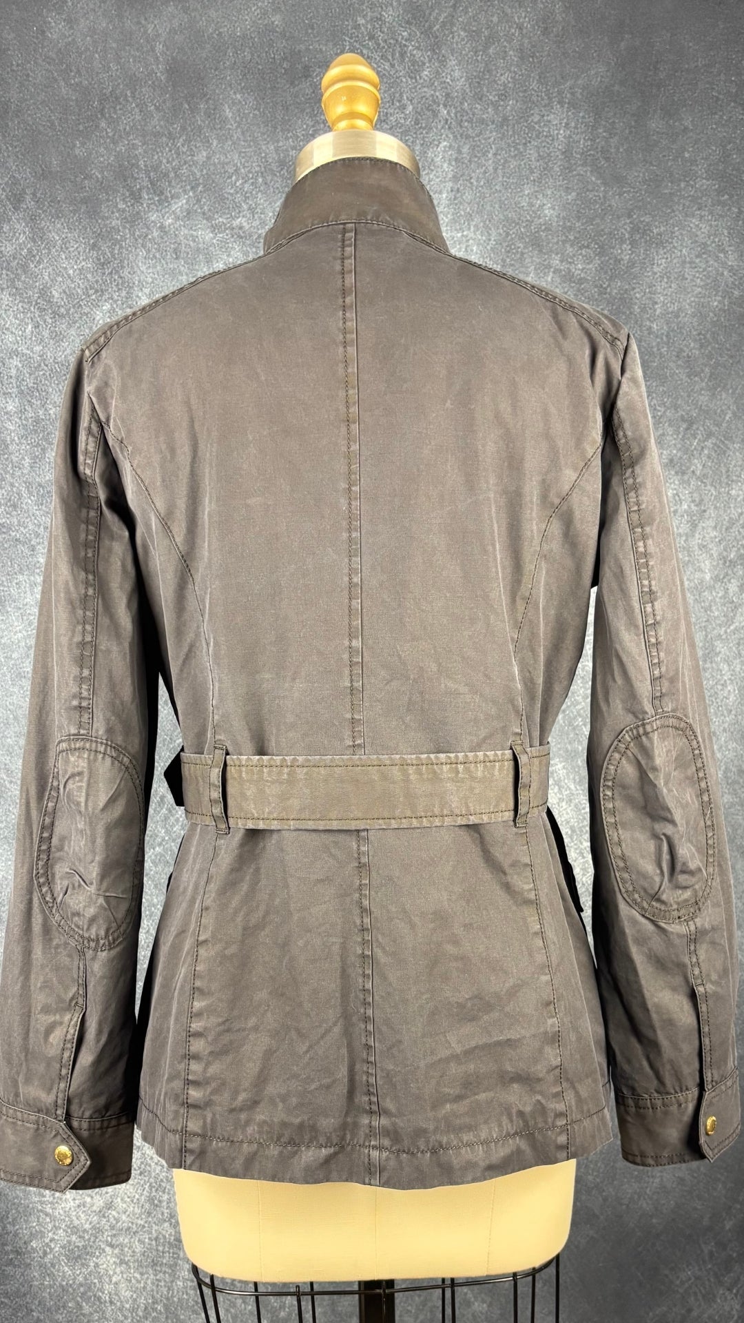 Manteau style travail ou barn jacket gris usé, Banana Republic, taille small. Vue de dos.
