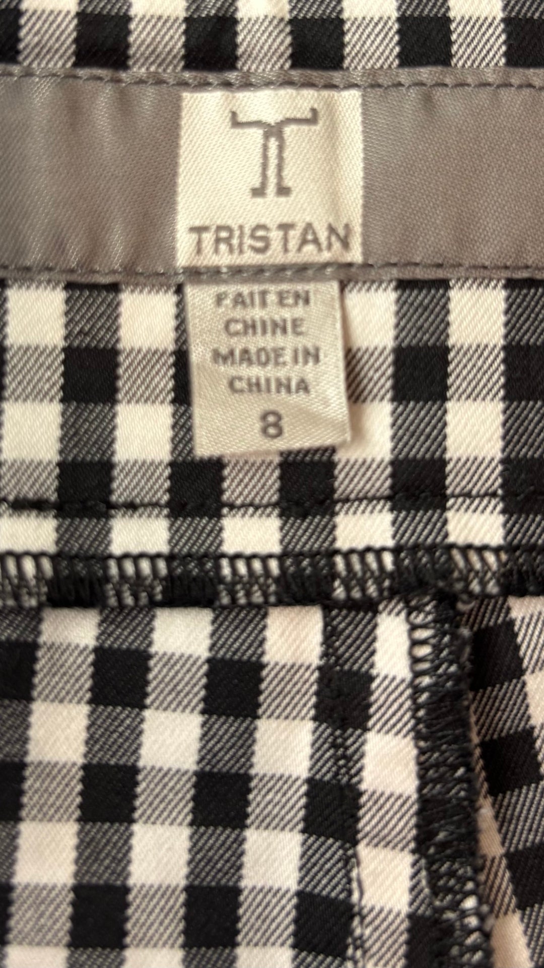 Pantalon à carreaux vichy Tristan taille 8. Vue de l'étiquette.