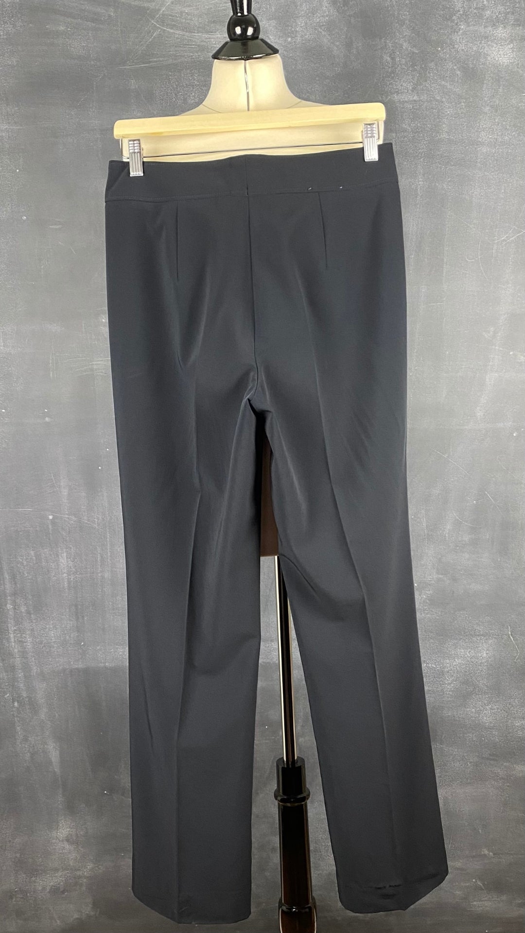 Pantalon chic à jambe large Atelier Gardeur, taille 8. Vue de dos.