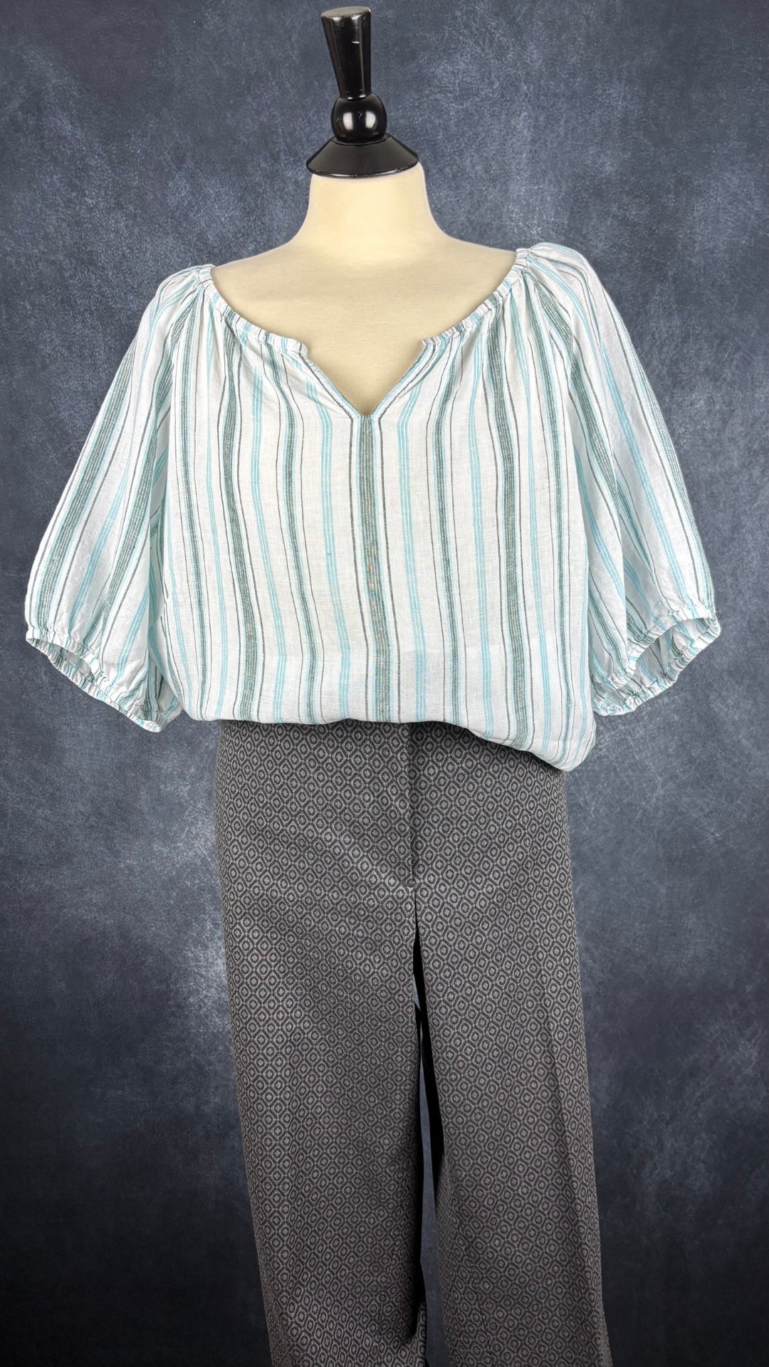 Pantalon extensible à motifs ton sur ton Samoon by Gerry Weber taille 16 (46). Vue de l'agencement avec la blouse à rayures Talbots.