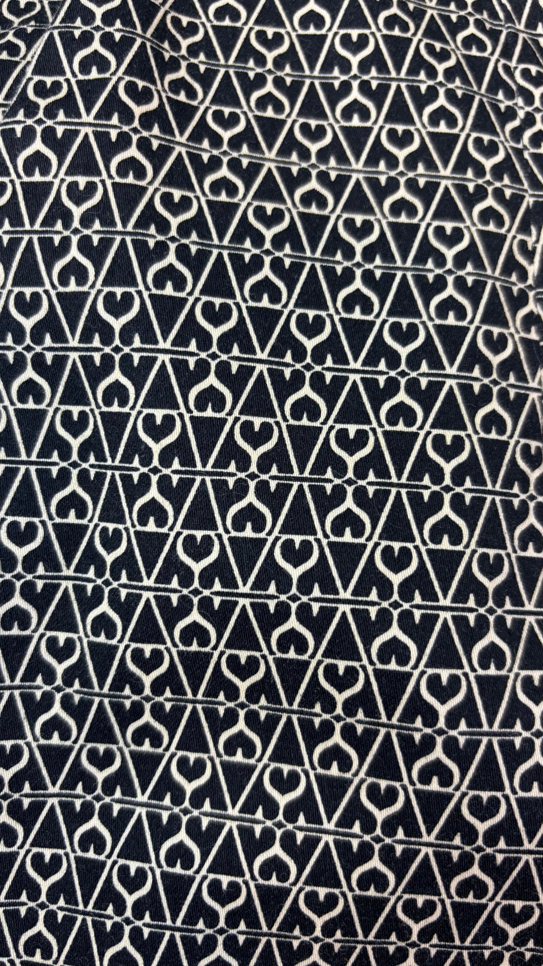 Pantalon à motifs en doux coton Oui, taille 4. Vue de près du tissu.