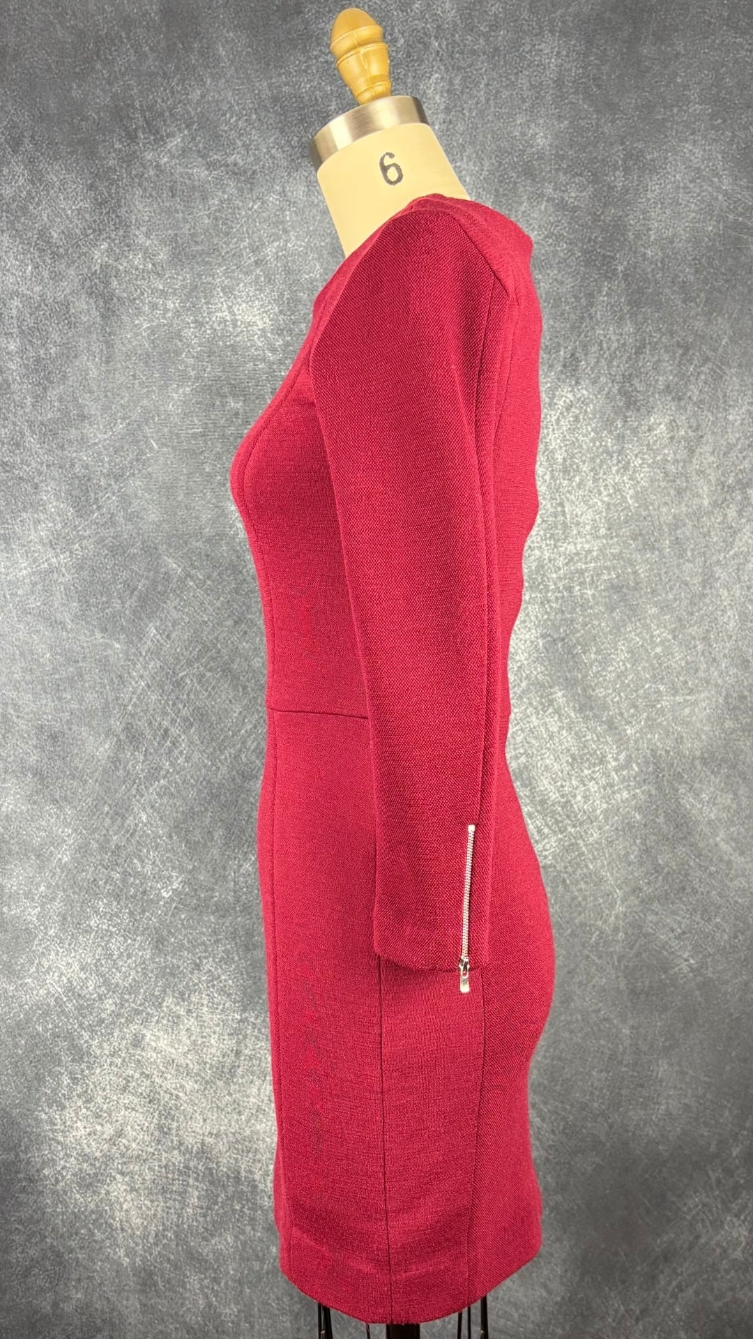 Robe ajustée bordeaux en mélange de laine Sandro, taille 1 (xs). Vue de côté.