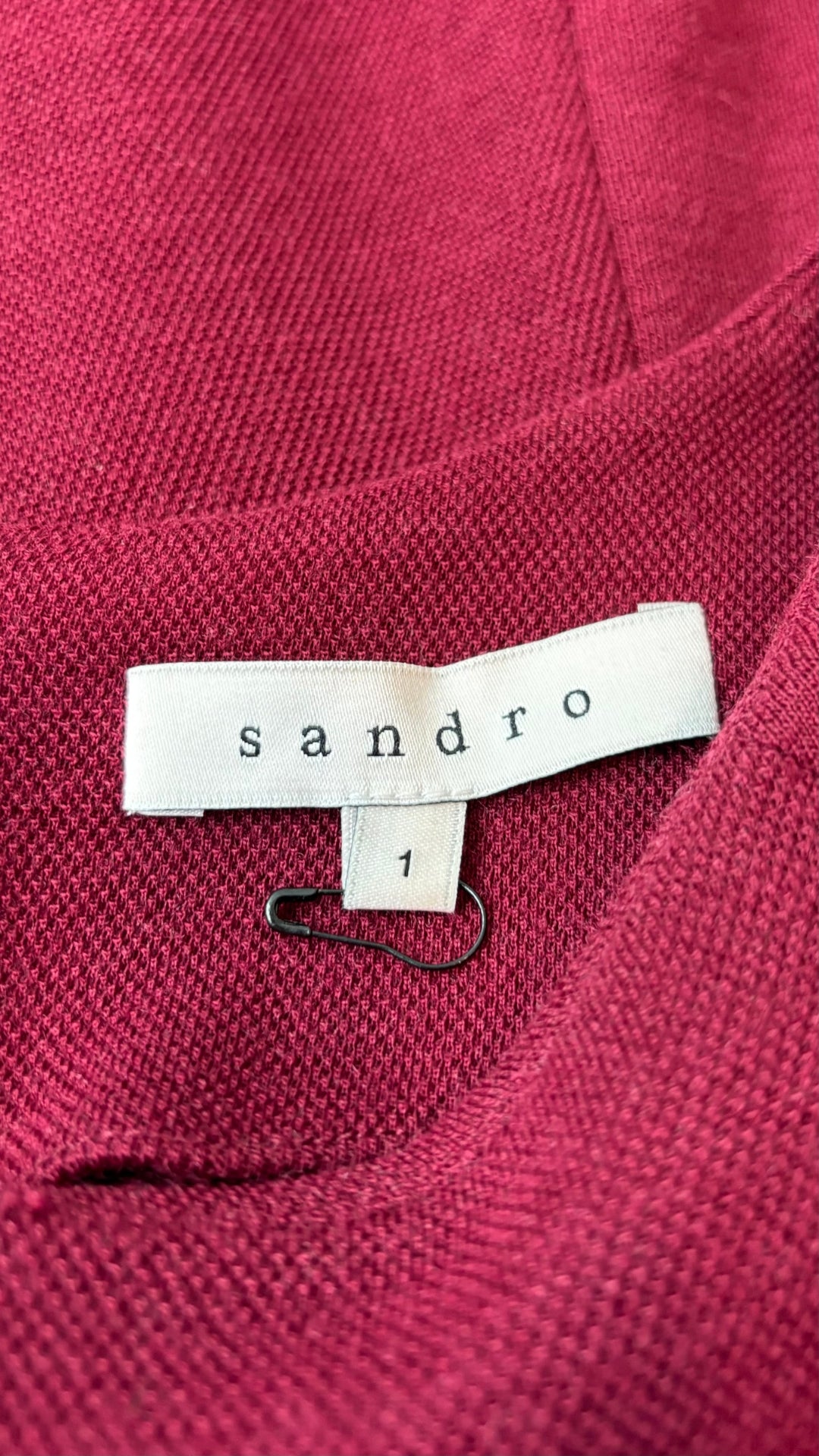 Robe ajustée bordeaux en mélange de laine Sandro, taille 1 (xs). Vue de l'étiquette.