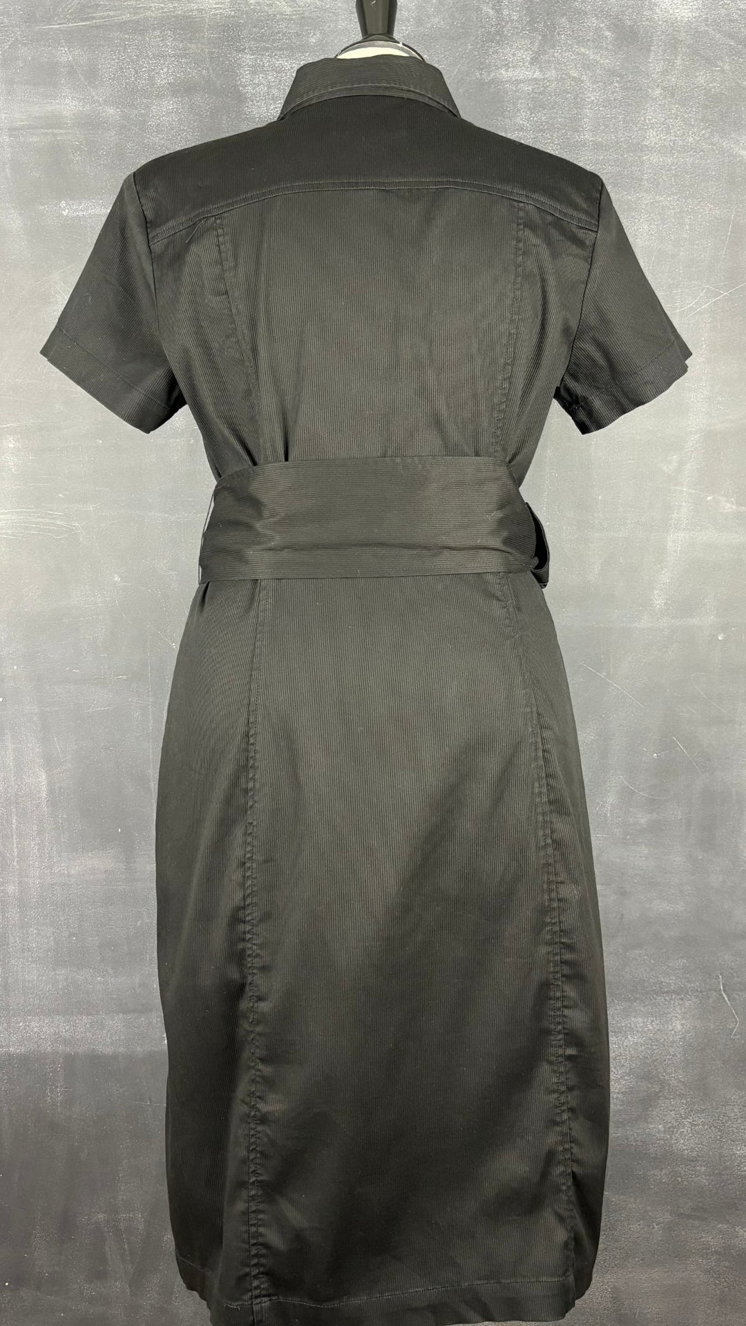 Robe chemisier noire Jones New York, taille 10. Vue de dos.