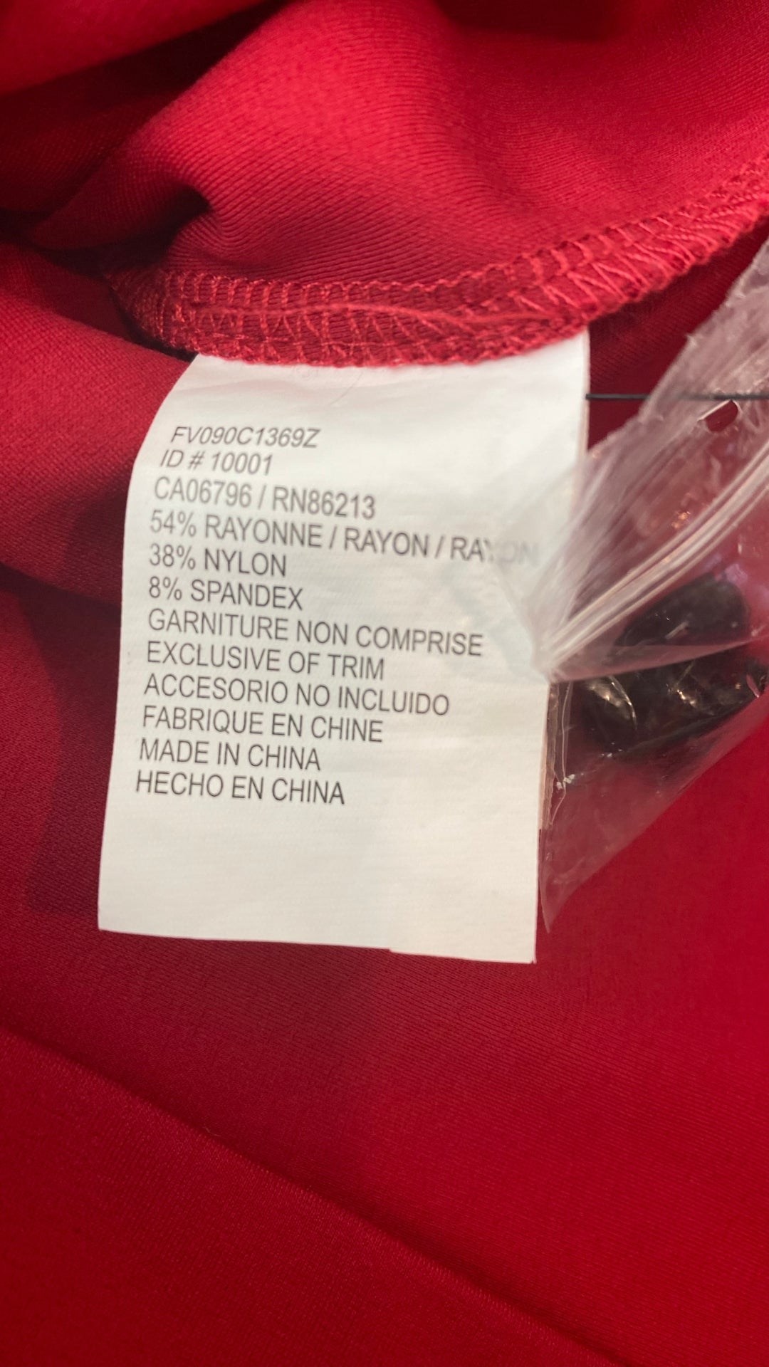 Robe chemisier rouge liséré noir Tristan, taille xs. Vue de l'étiquette de composition et boutons rechange.