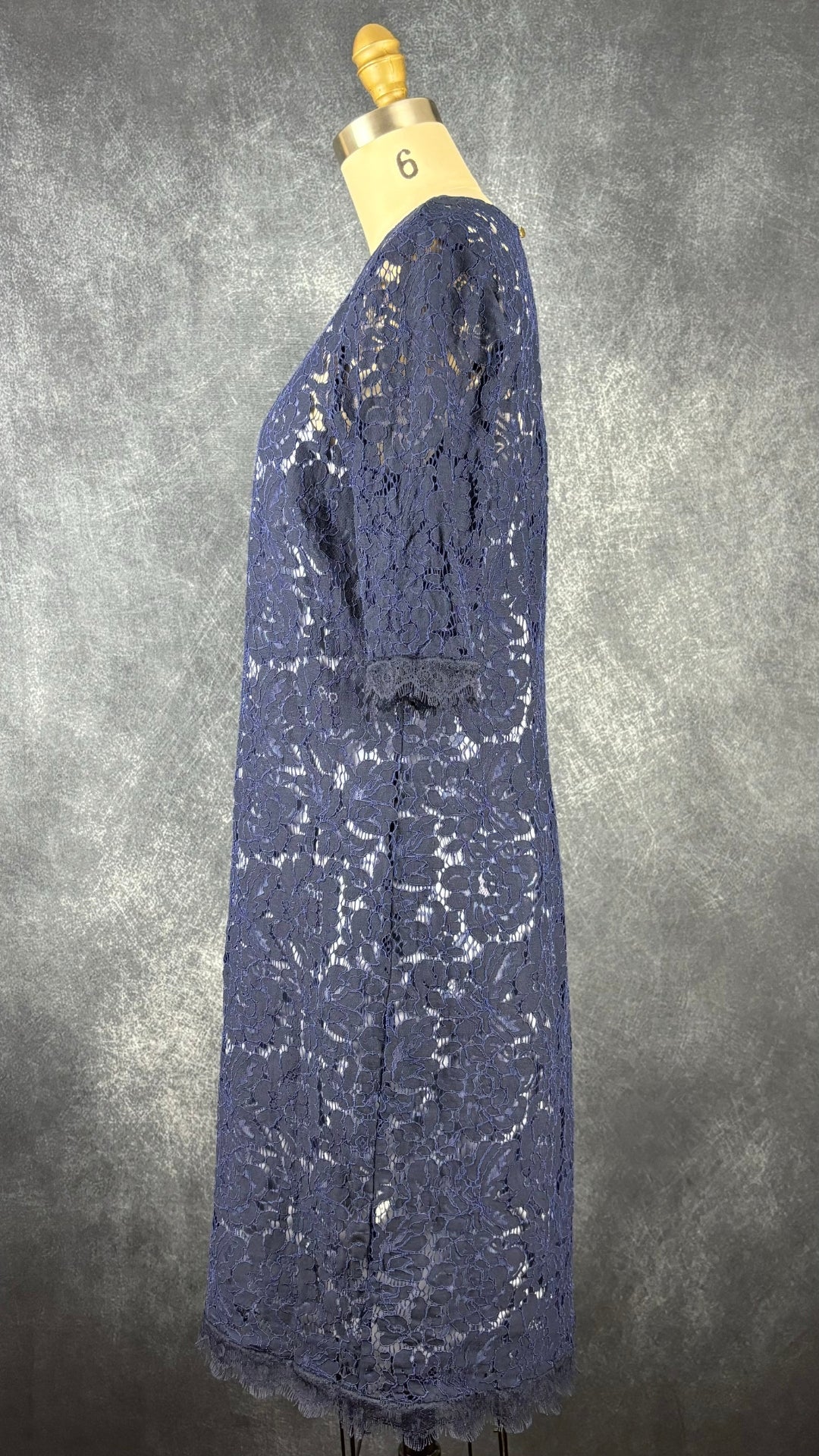 Robe dentelle florale marine InWear, taille 10. Vue de côté.