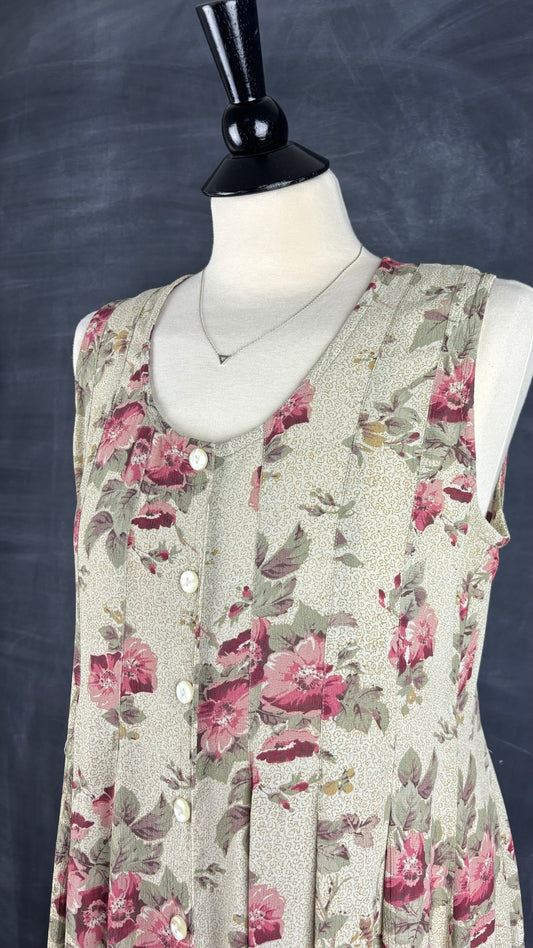 Robe florale vintage boutonnée Tristan & Iseut, taille medium. Vue de l'encolure.