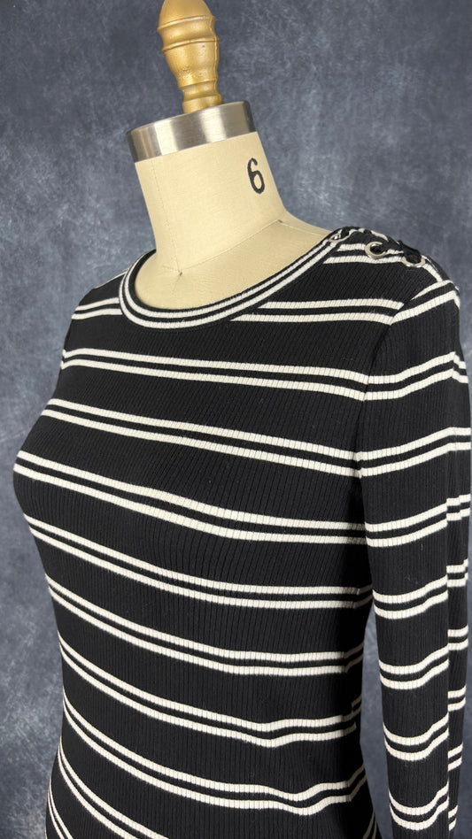 Robe midi à rayures Massimo Dutti, taille xs. Vue de l'encolure.