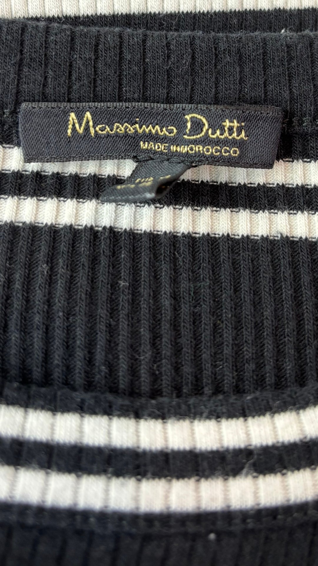 Robe midi à rayures Massimo Dutti, taille xs. Vue de l'étiquette.