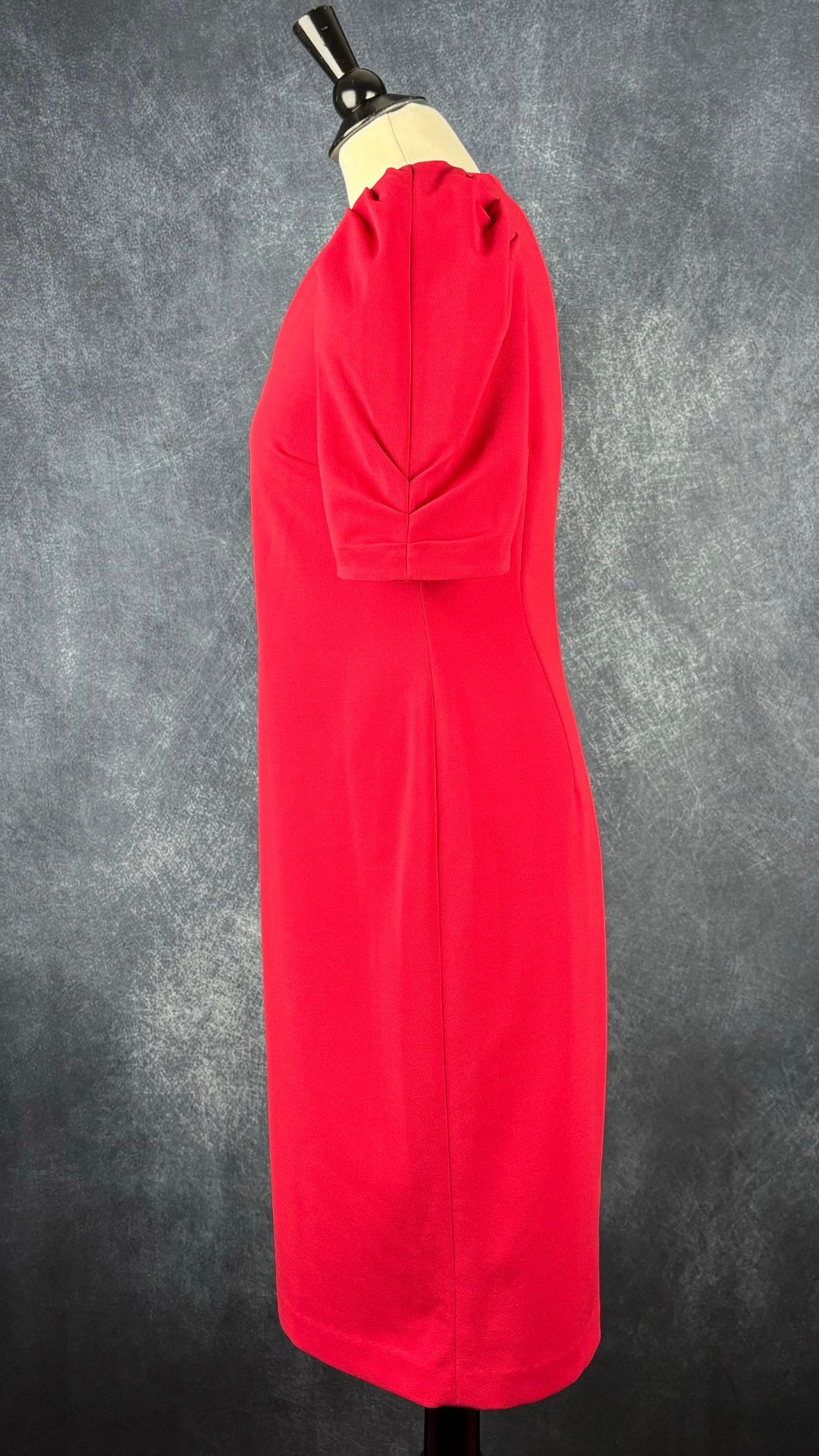 Robe rouge manche gigot Calvin Klein, taille 10. Vue de côté.