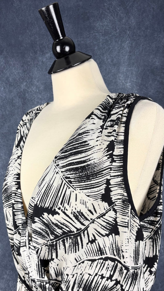 Robe à motif tropical Tristan, taille xl. Vue de l'encolure.