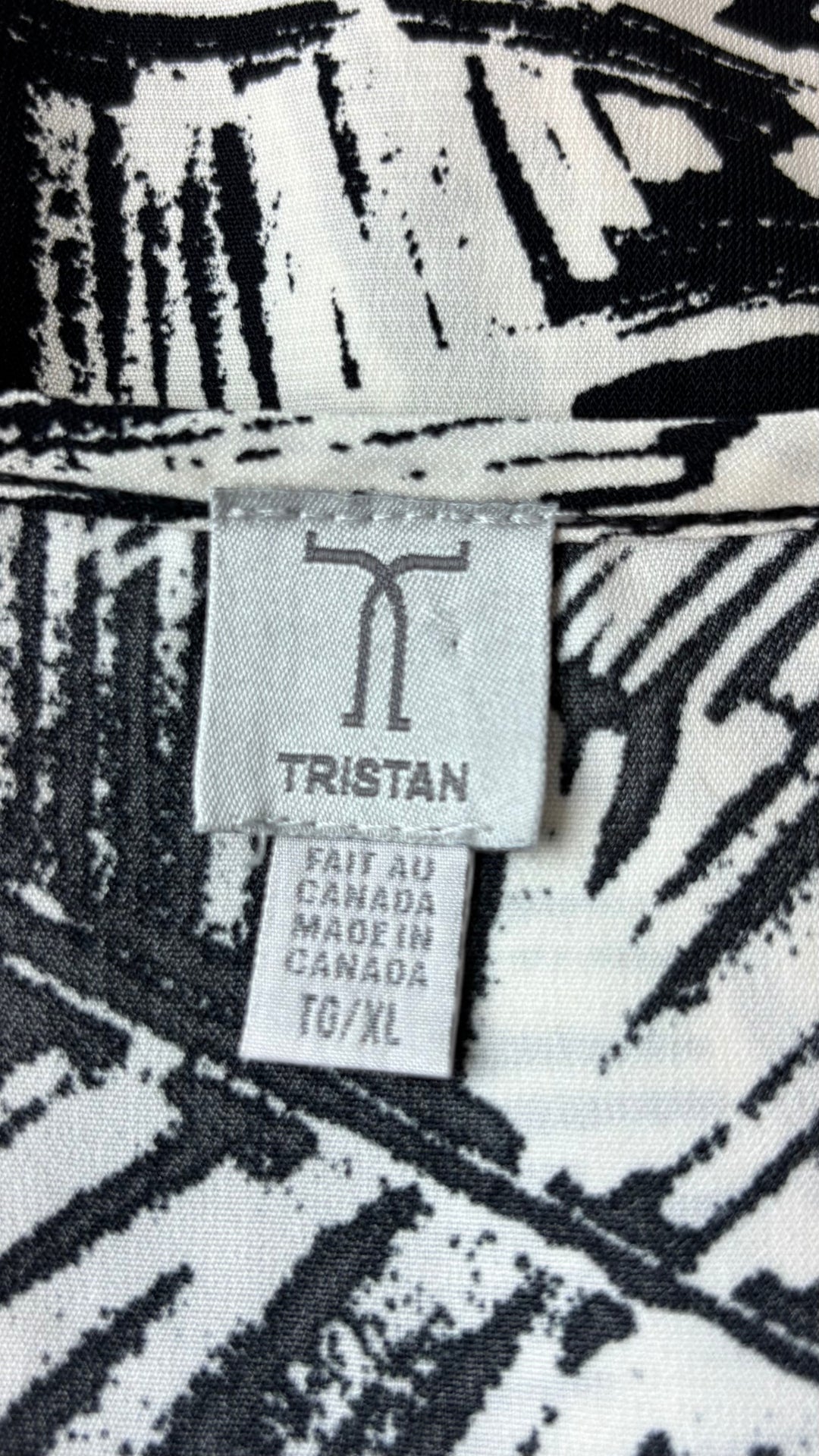 Robe à motif tropical Tristan, taille xl. Vue de l'étiquette.