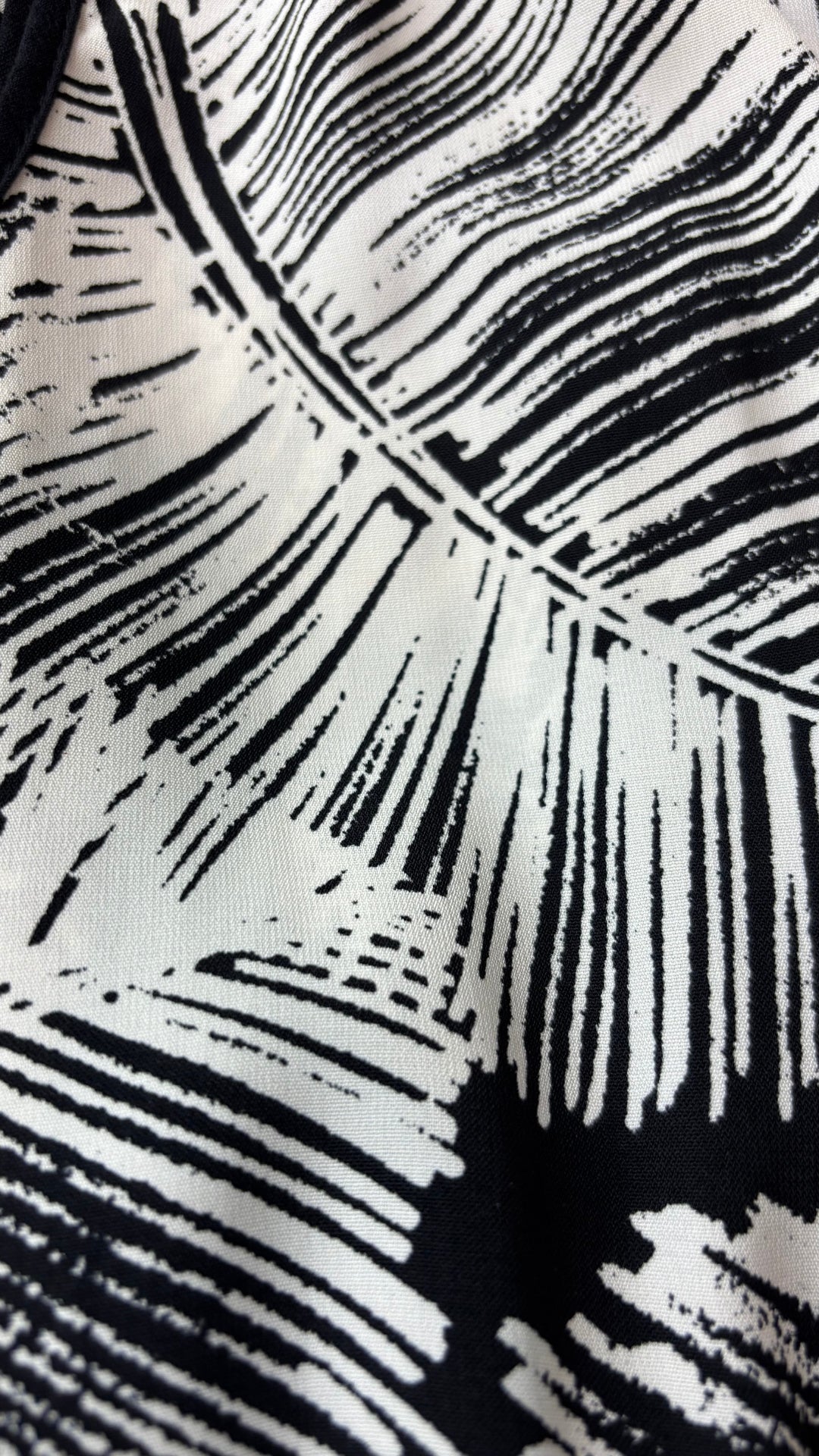 Robe à motif tropical Tristan, taille xl. Vue de près du tissu.