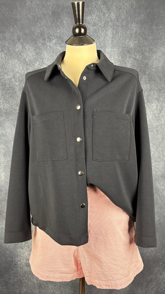 Short rose à rayures blanches Tommy Hilfiger, taille 8. Vue de l'agencement avec la veste ultra-douce Gerry Weber.