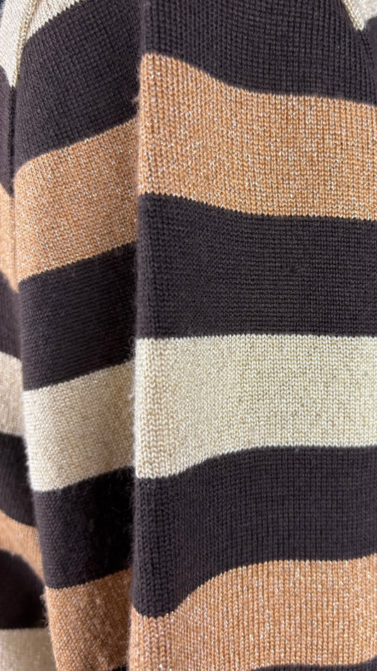 Chandail en tricot à rayures scintillantes vintage Lucia, environ medium. Vue de près du tricot.