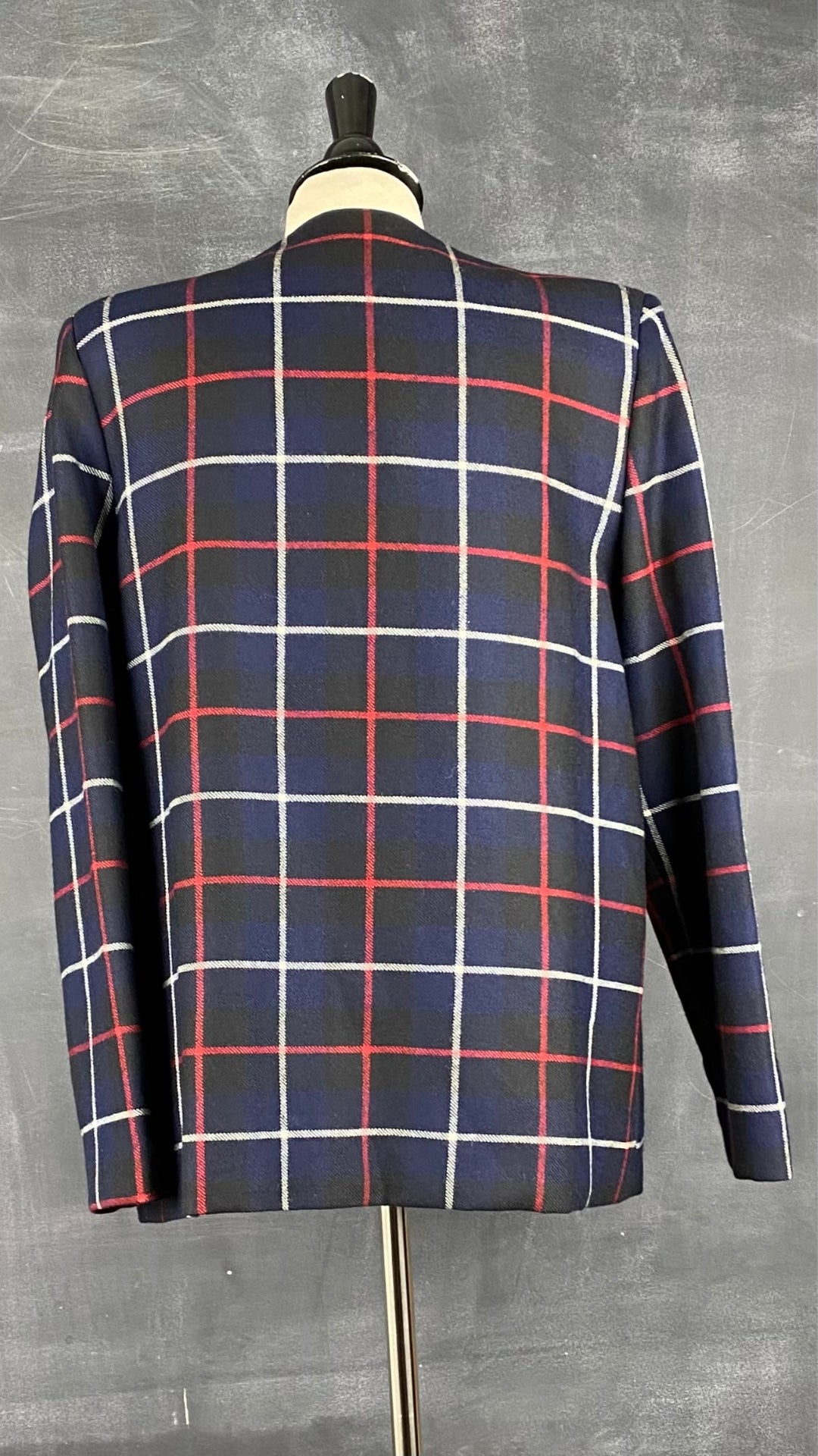 Veste blazer à carreaux en laine vintage, medium. Vue de dos.