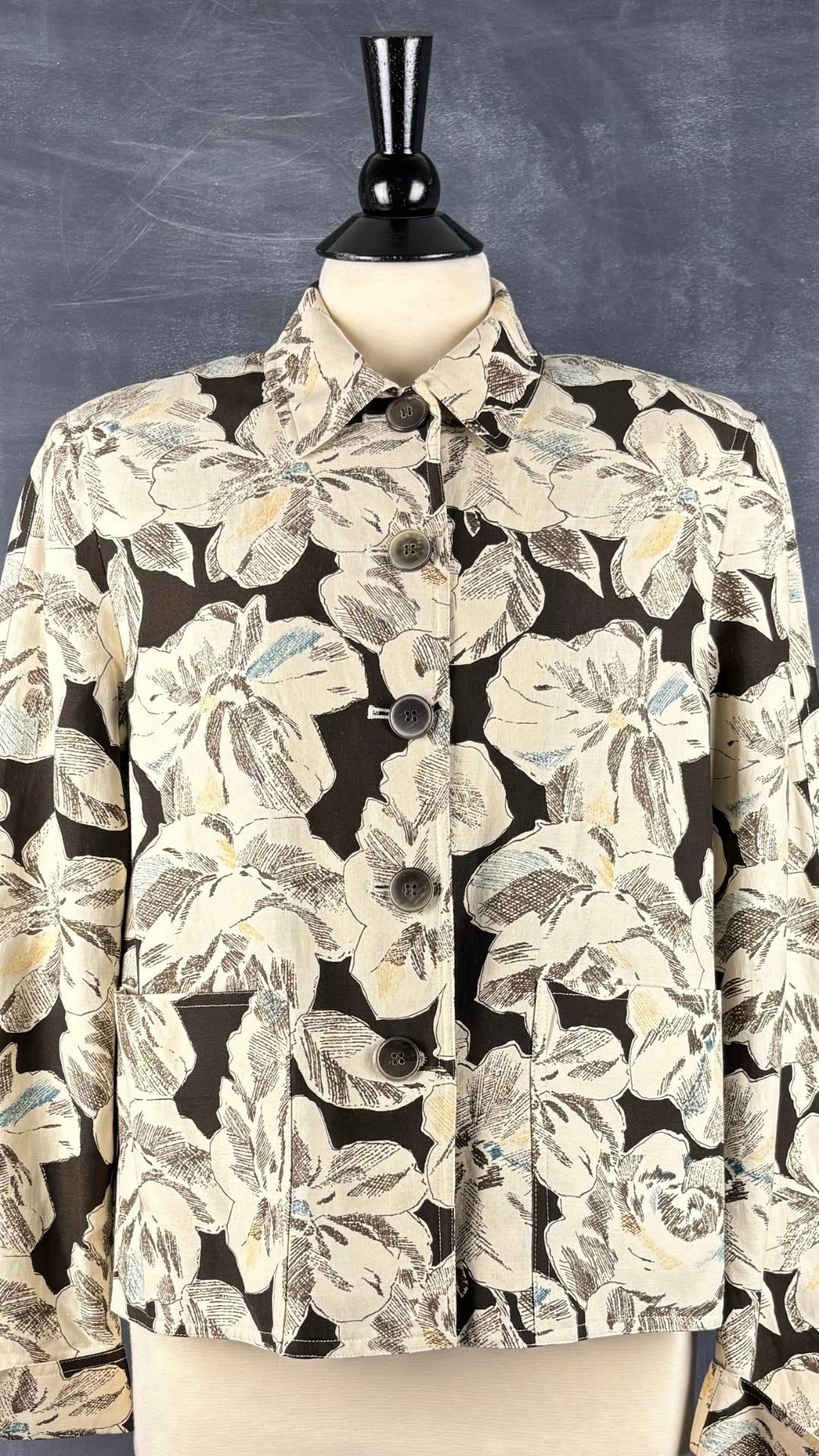 Veste florale en soie et lin Jones New York, taille 6. Vue de face.