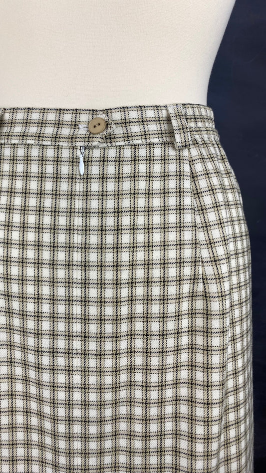 Jupe crayon en lainage à carreaux crème Lucia, vue de dos rapprochée.