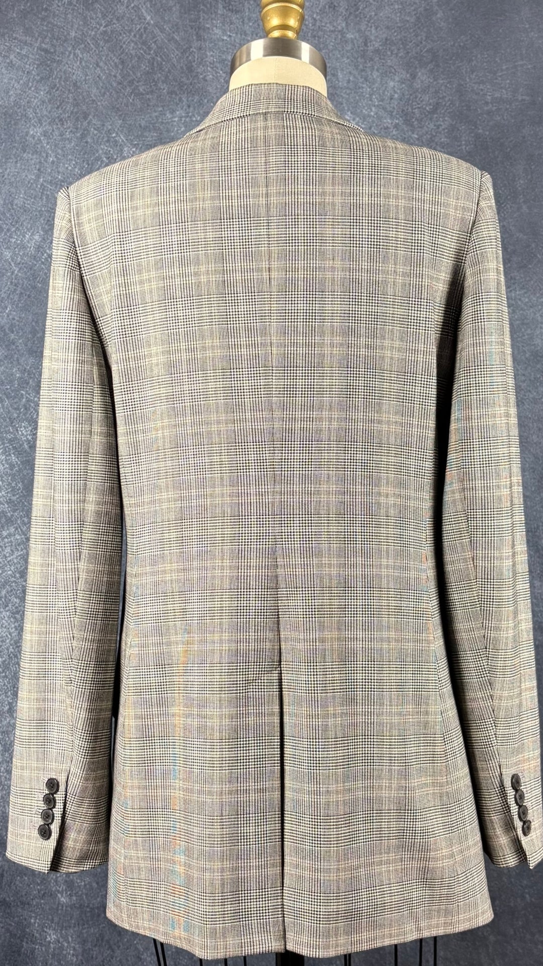 Blazer à carreaux prince de Galles ample à double boutonnage Babaton, taille 6. Vue de dos.