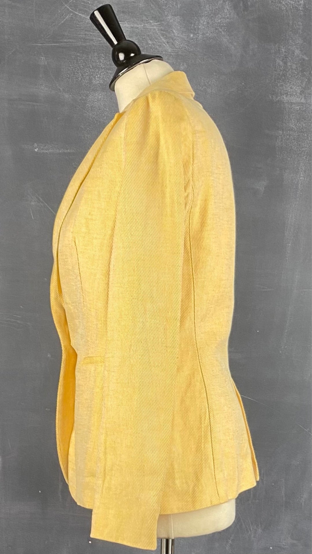 Blazer jaune doux mélange de lin Massimo Dutti, taille 8/s. Vue de côté.