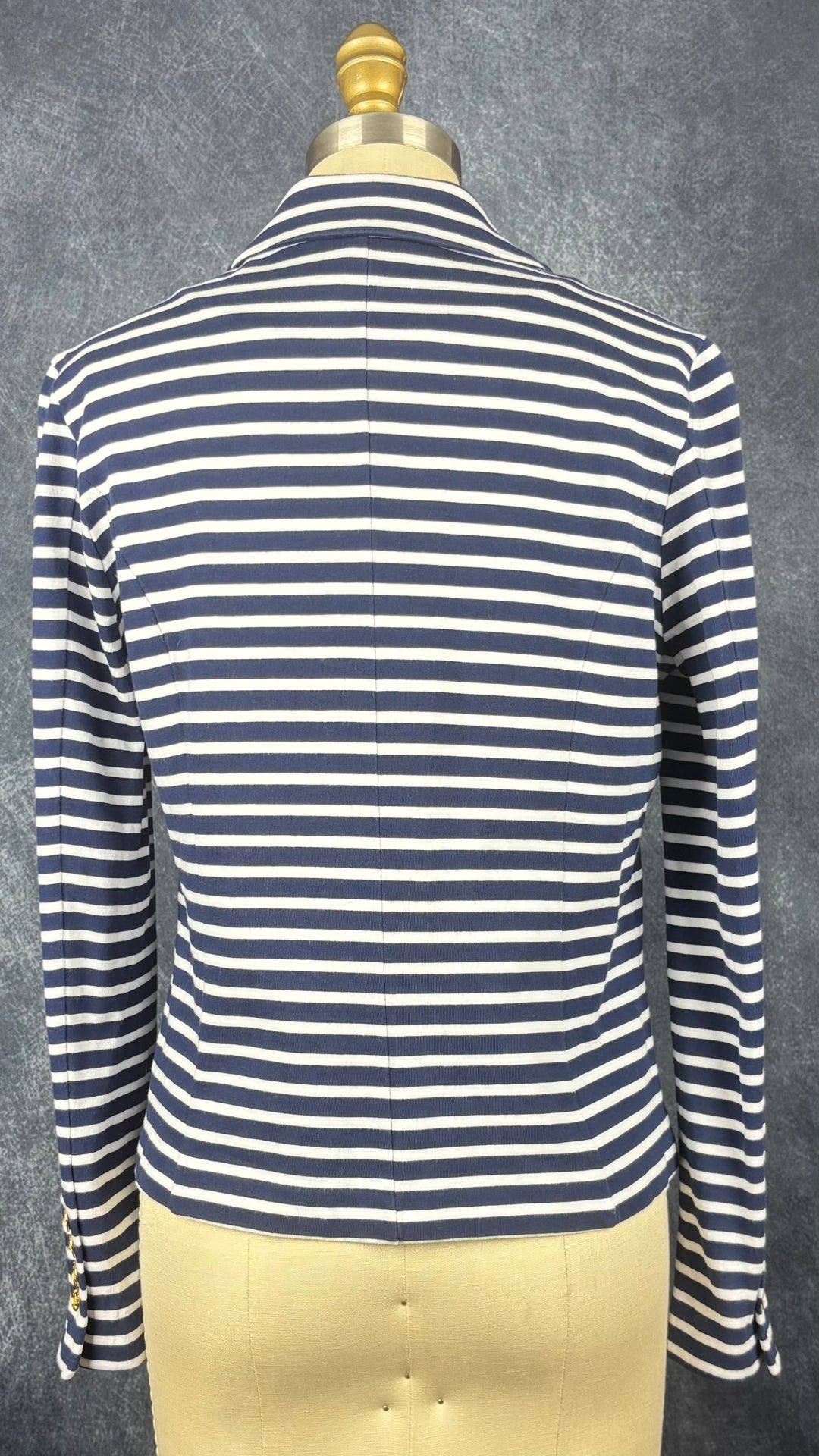 Blazer à rayures décontractées et boutons dorés Lauren Ralph Lauren petite, taille small. Vue de dos.